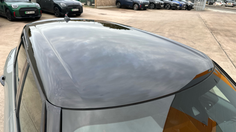 MINI Clubman 1.5 Cooper Sport 6dr Auto [Comfort/Nav+ Pack] Petrol Estate